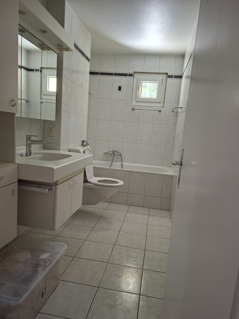 Bright 3.5-room apartment available immediately in Le Locle (4)