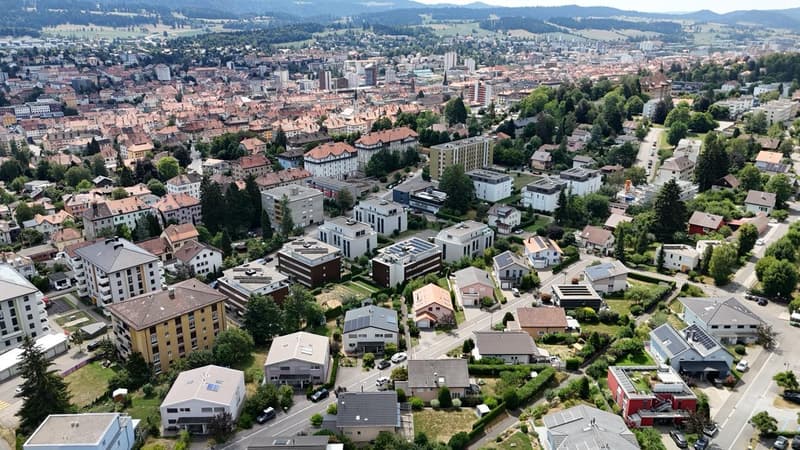 Charmante maison individuelle de 6 pièces à La Chaux-de-Fonds (1)