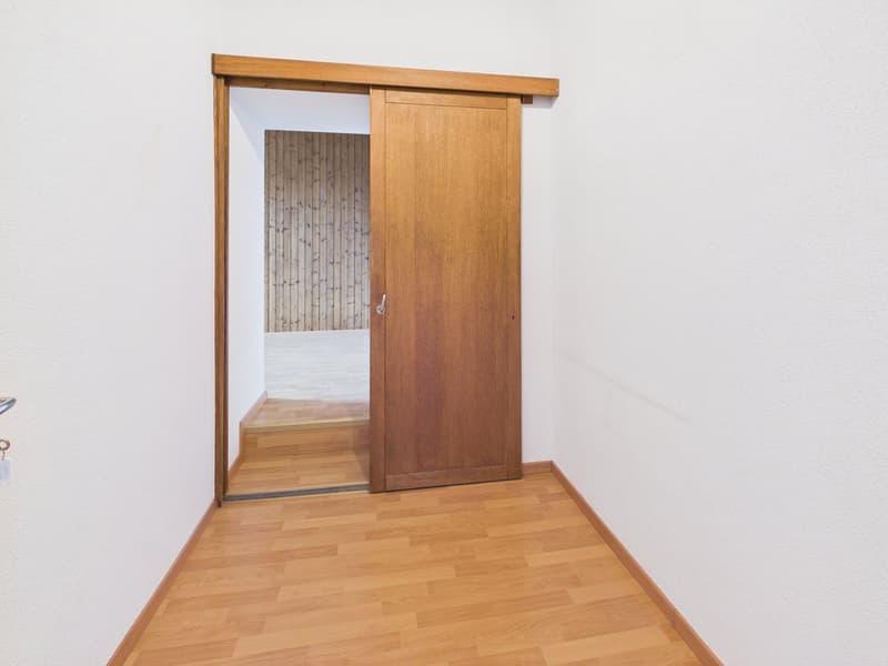 Bello appartamento di 4.5 locali con balcone a Boécourt (5)