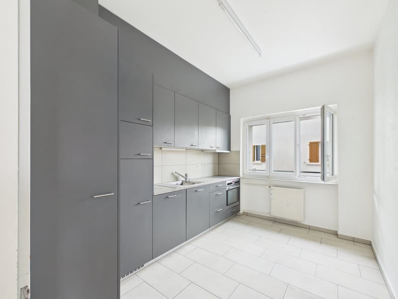 Bello appartamento di 4.5 locali con balcone a Boécourt (7)