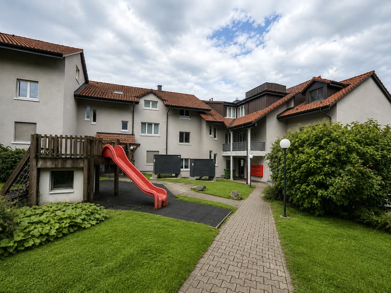 Appartement de 3,5 pièces entièrement rénové avec 2 balcons (9)