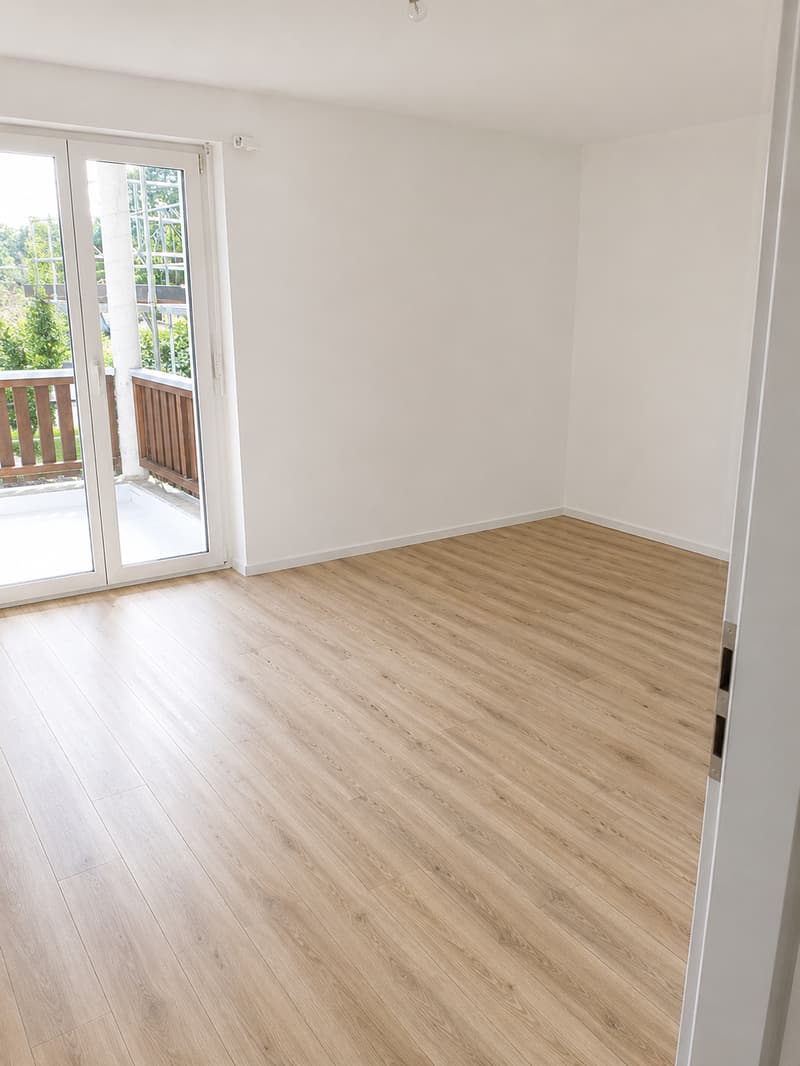 Appartement de 3,5 pièces entièrement rénové avec 2 balcons (4)