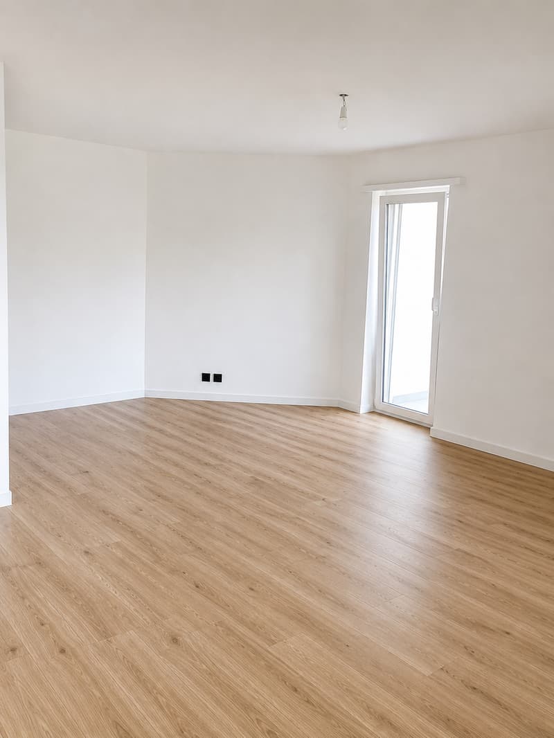 Appartement de 3,5 pièces entièrement rénové avec 2 balcons (2)