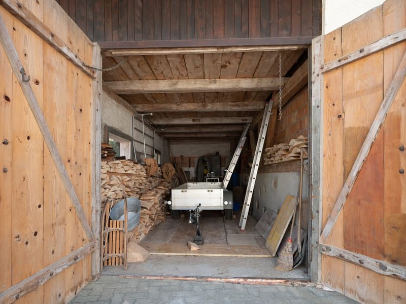 House with two apartments, garage, shed and terrace (8)