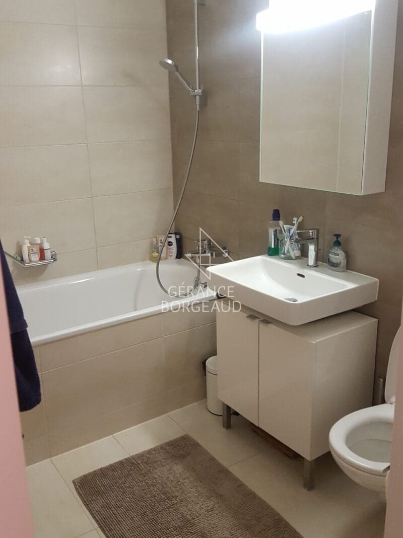 Schönes 3.5-Zimmer-Apartment in einem modernen Gebäude (3)