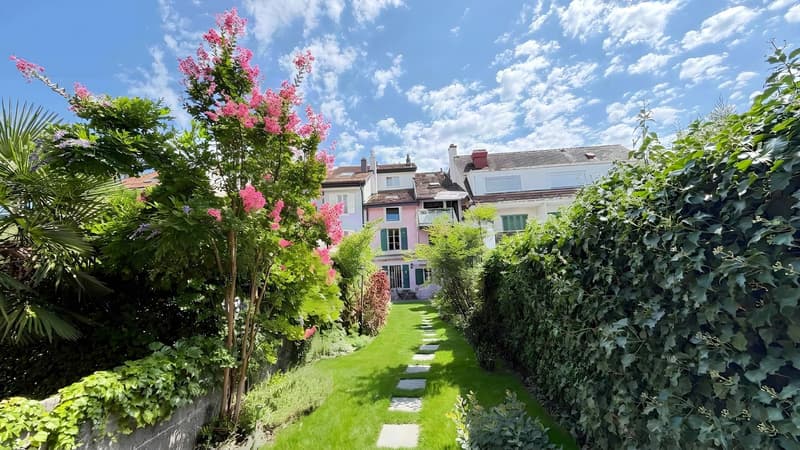 Historic Duplex in the Heart of Rolle — Château and Lake Views, Private Garden (9)
