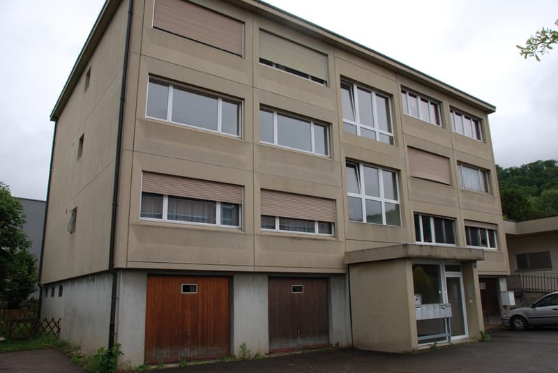 Renovated 3.5-room apartment with balcony in Cornaux (18)