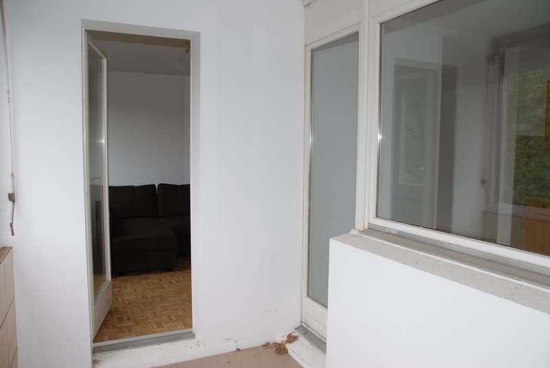 Renovated 3.5-room apartment with balcony in Cornaux (5)