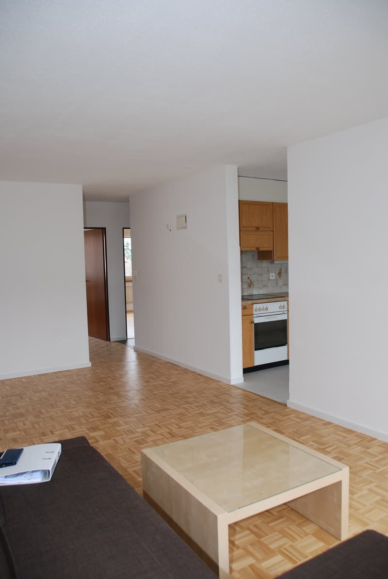 Renovated 3.5-room apartment with balcony in Cornaux (4)