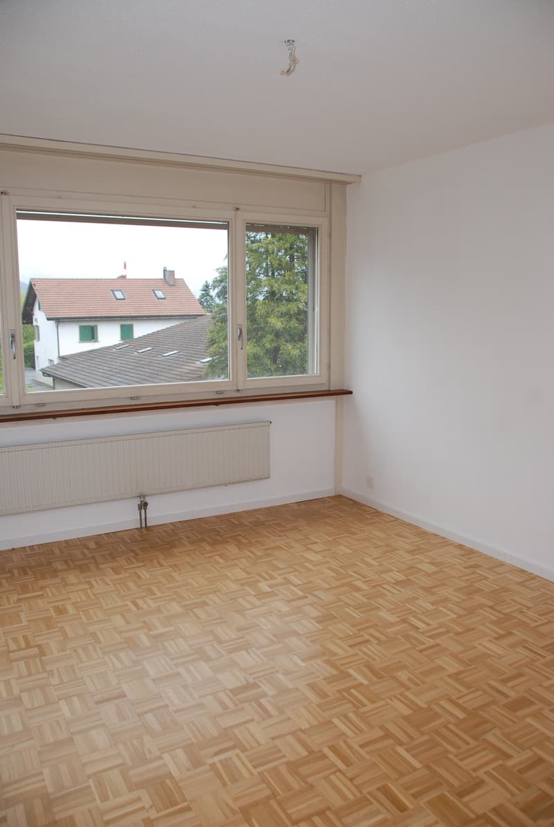 Renovated 3.5-room apartment with balcony in Cornaux (8)