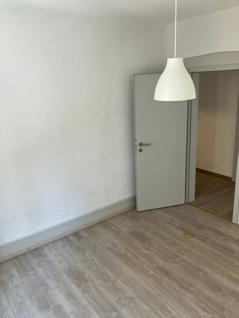 Elegant 3.5-room apartment for rent in the heart of Delémont (3)