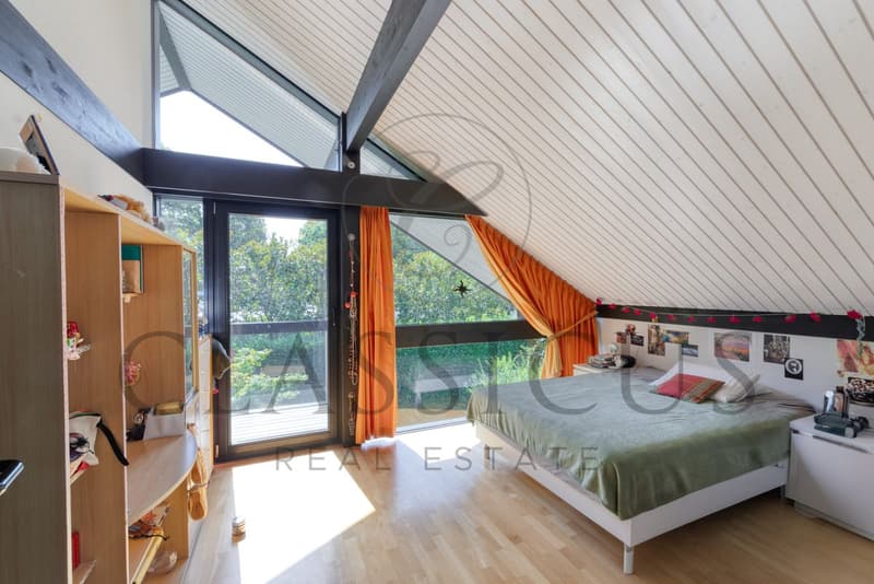 Villa luminosa e moderna con giardino alberato, ai margini del Golf di Ginevra (6)