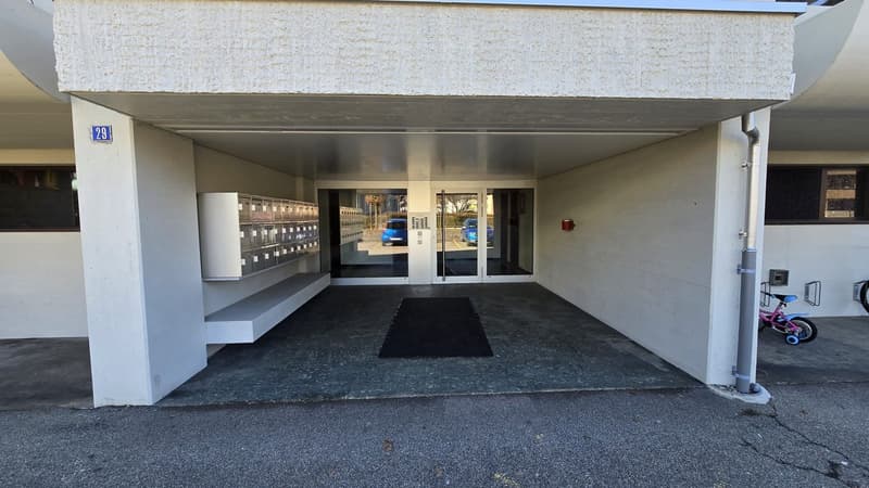 Meraviglioso appartamento di 3,5 locali con balcone a Delémont (2)