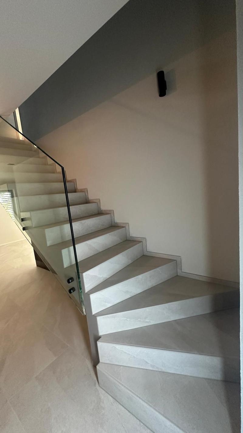 Villa di alto standing con 5,5 locali (15)