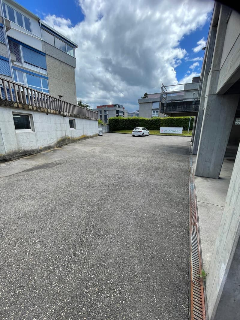 135 m² Espace commercial / Atelier lumineux à louer à Courroux (12)