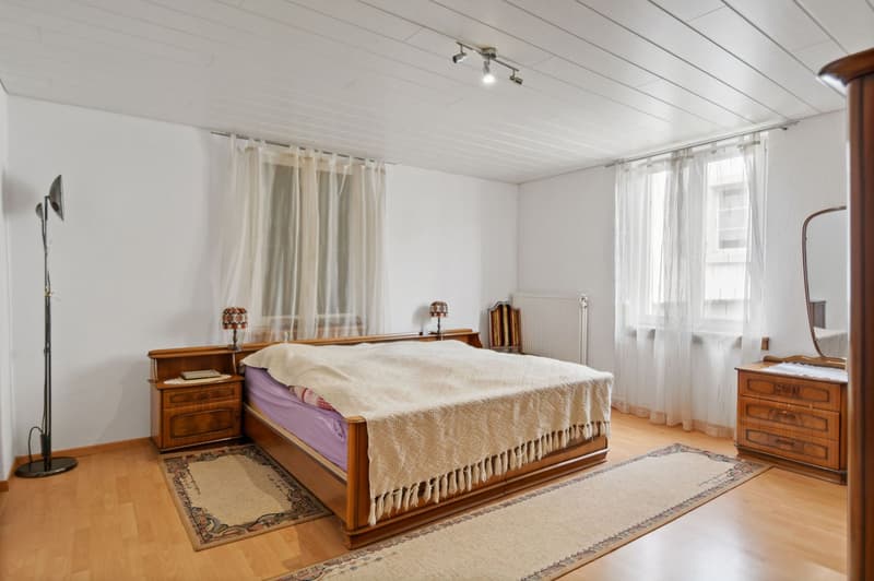 Large village house with 8.5 rooms and annexes in Bonfol (4)