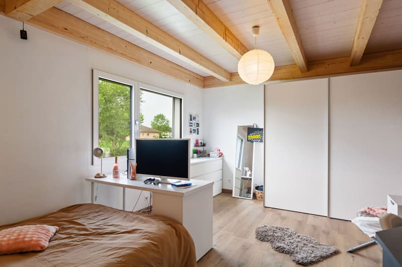 Spacious single-family house with 6.5 rooms in Courgenay with independent professional space (9)