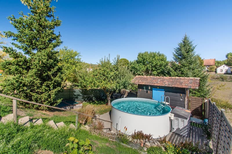 Spacieuse maison individuelle de 10 pièces à Lugnez (13)
