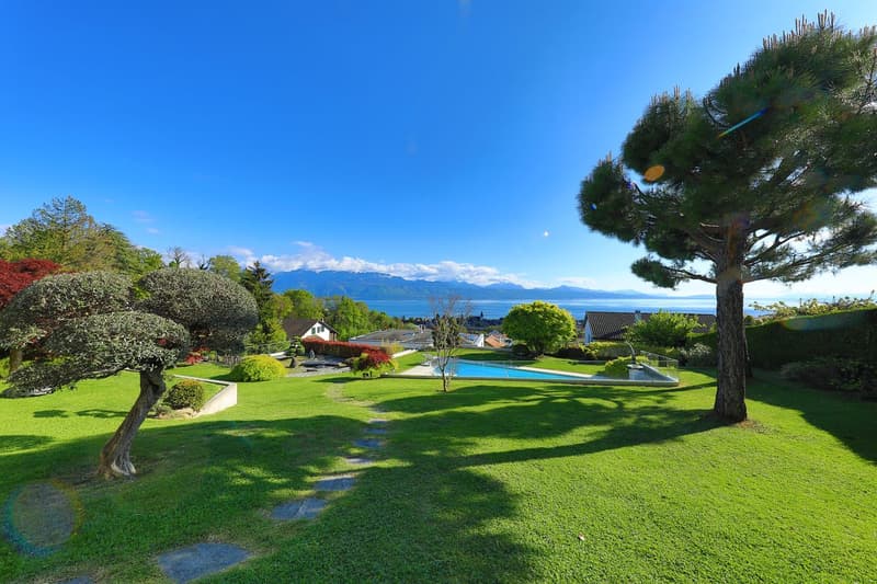 Contemporary 5.5-room apartment with breathtaking views of the lake and private pool (1)