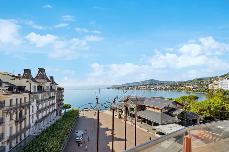Superb attic for sale on the main street of Montreux with direct view of Freddie Mercury! (1)