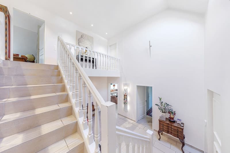 Beautiful individual villa in a residential area (12)