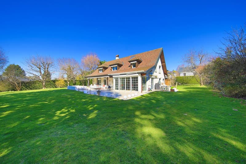 Beautiful individual villa in a residential area (2)