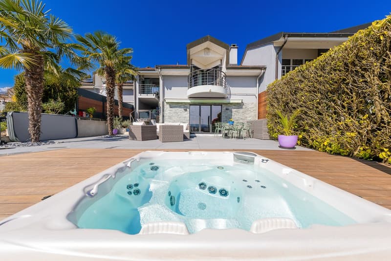 Guaranteed to fall in love! Breathtaking view and high-end amenities (1)