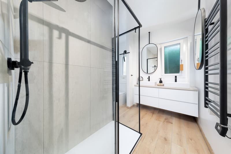 Appartement de 5.5 pièces entièrement rénové dans un quartier calme. (5)