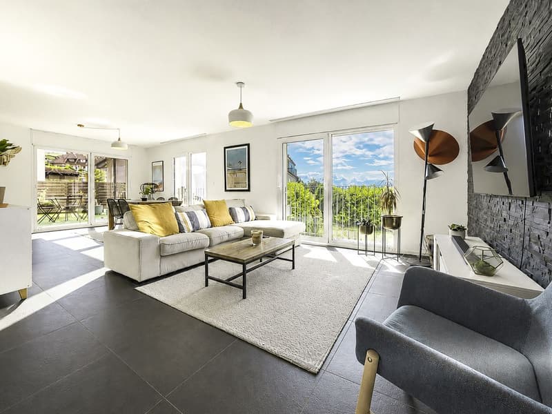 Bright apartment with a view of nature and a glimpse of the lake (1)