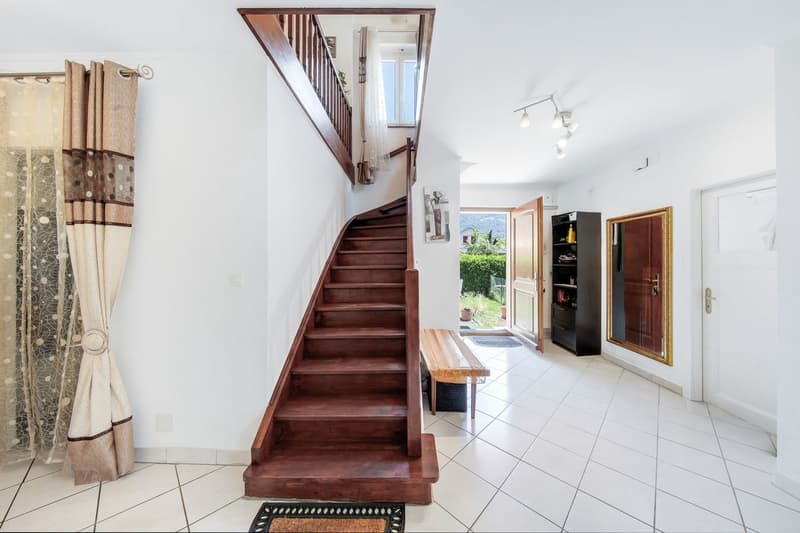 Magnificent individual house with a view of the Dents du Midi in Bex (8)