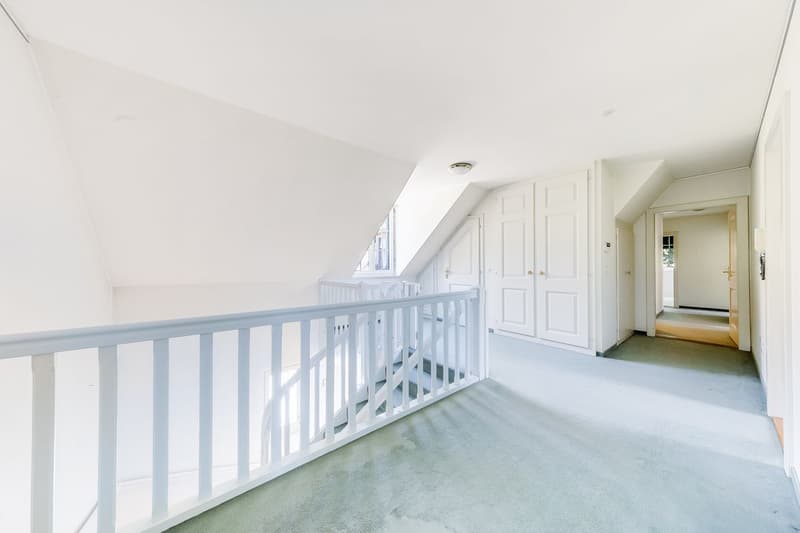 Magnifique propriété familiale avec piscine et vaste parcelle (13)
