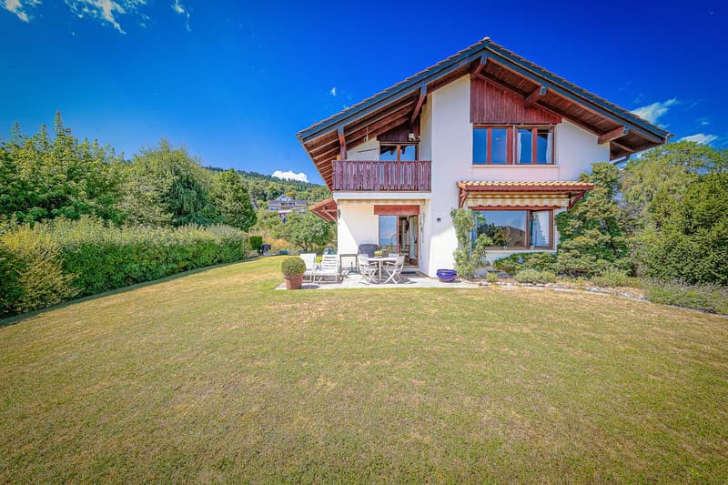 Jolie Maison à Arzier-Le Muids avec échappées sur le lac! (1)