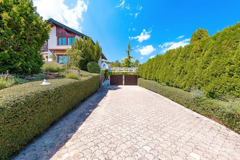 Jolie Maison à Arzier-Le Muids avec échappées sur le lac! (3)