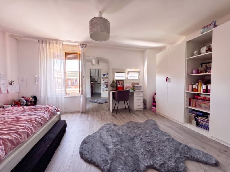 Rare ! Triplex en attique rénové de 6 pces, proche centre (10)