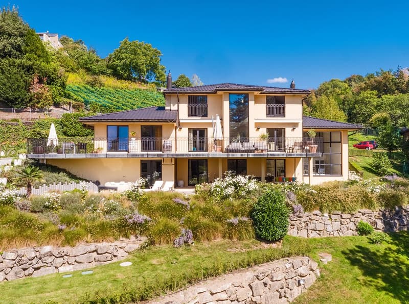 Villa d'exception avec vue imprenable, entre lac et nature (4)