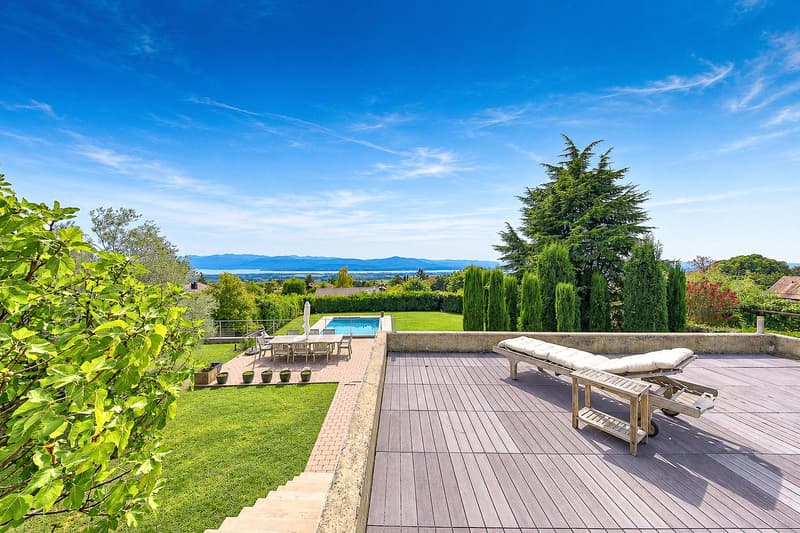 Superbe villa avec panorama sur le Léman, les Alpes et le Mont-Blanc (1)