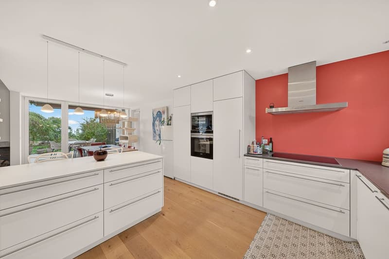 Rare duplex de 4.5 pièces: esprit villa, jardin et vue lac (4)