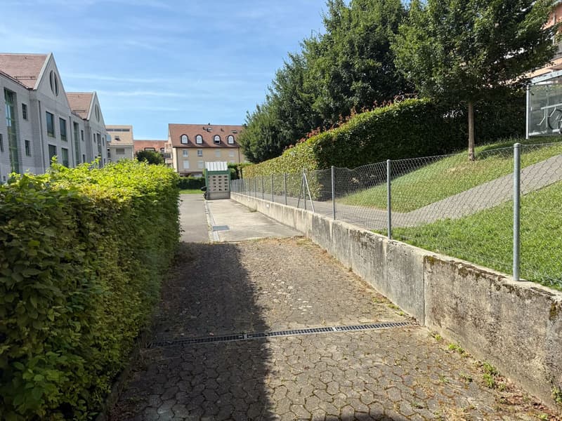 Locale commerciale polivalente di 122m2 con seminterrato e parcheggi (9)