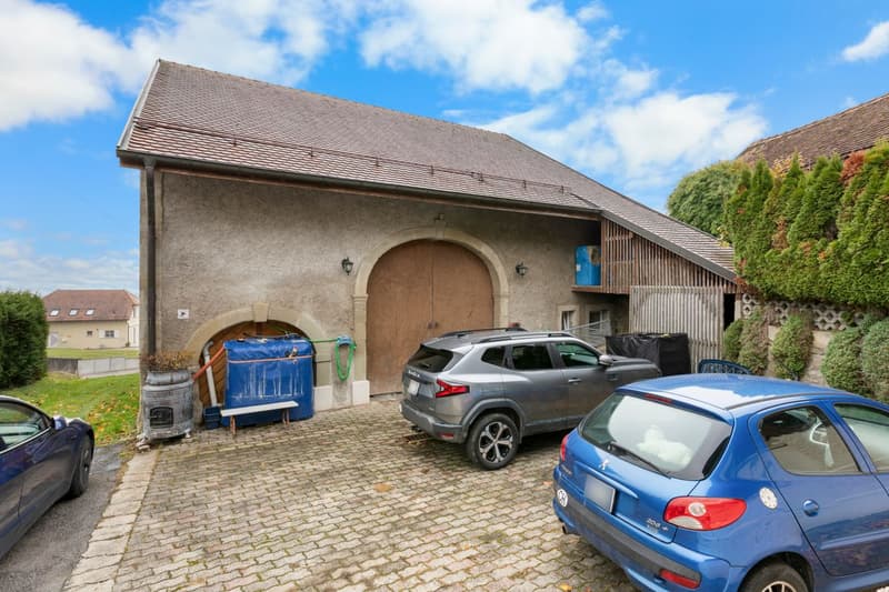 Maison villageoise de charme avec grange à Pailly (8)