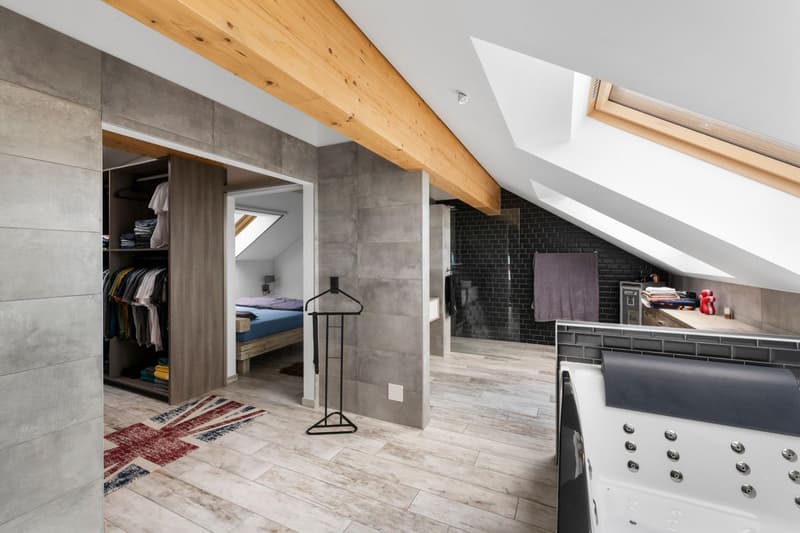 EN EXCLUSIVITE: Un bijoux de 230 m2 situé à 15 minutes d'Epalinges liant luxe, calme et espace. (13)