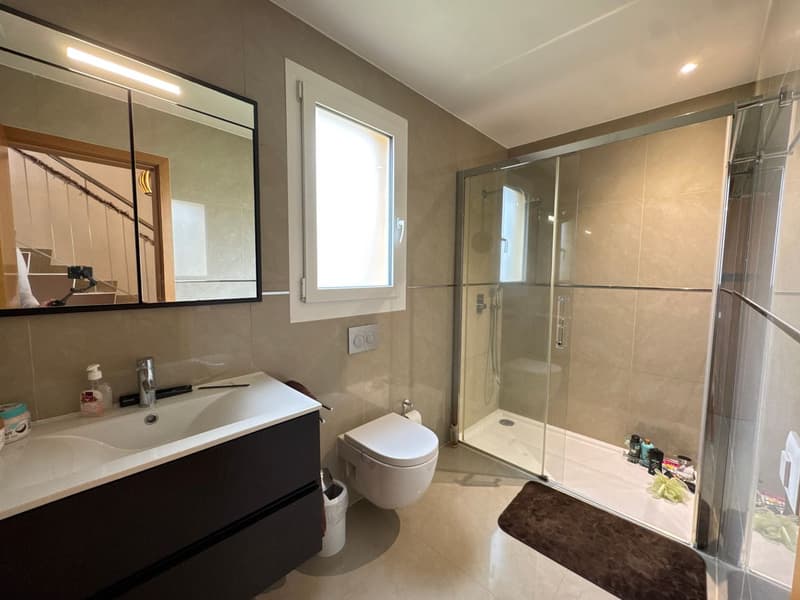 Salle de douche au rez