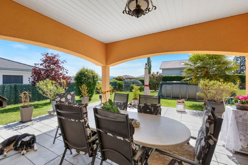 Exclusivity - Family house with large plot, exceptional light and potential for expansion. (2)