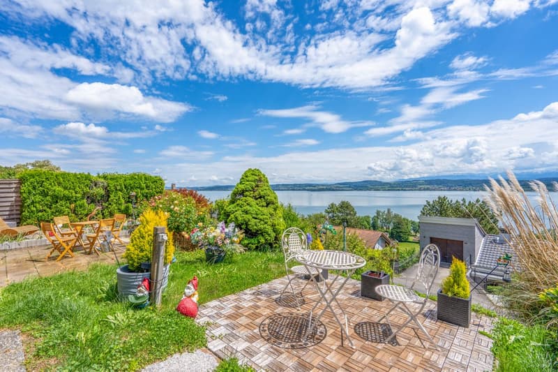 Magnifique terrain avec vue sur le lac de Morat et la possibilité de construire appartement ou maison (12)