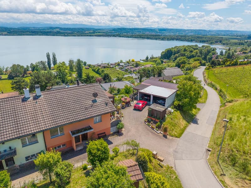 Magnifique terrain avec vue sur le lac de Morat et la possibilité de construire appartement ou maison (6)