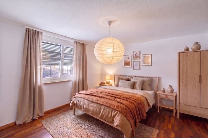 Exclusivity - Family house with large plot, exceptional light and potential for expansion. (8)