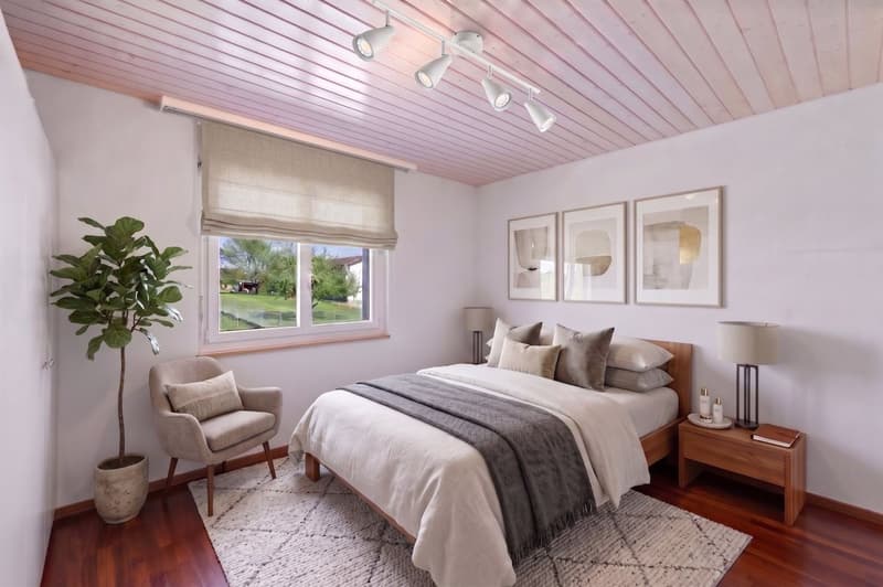 Exclusivity - Family house with large plot, exceptional light and potential for expansion. (6)