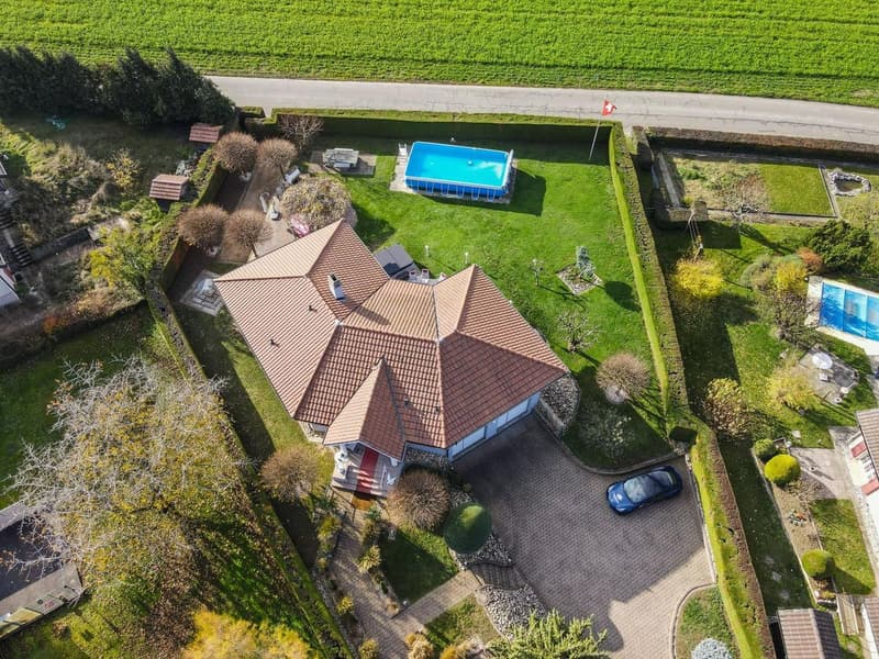 Prächtige Villa am Rande der landwirtschaftlichen Zone mit Zugang zum See (5)