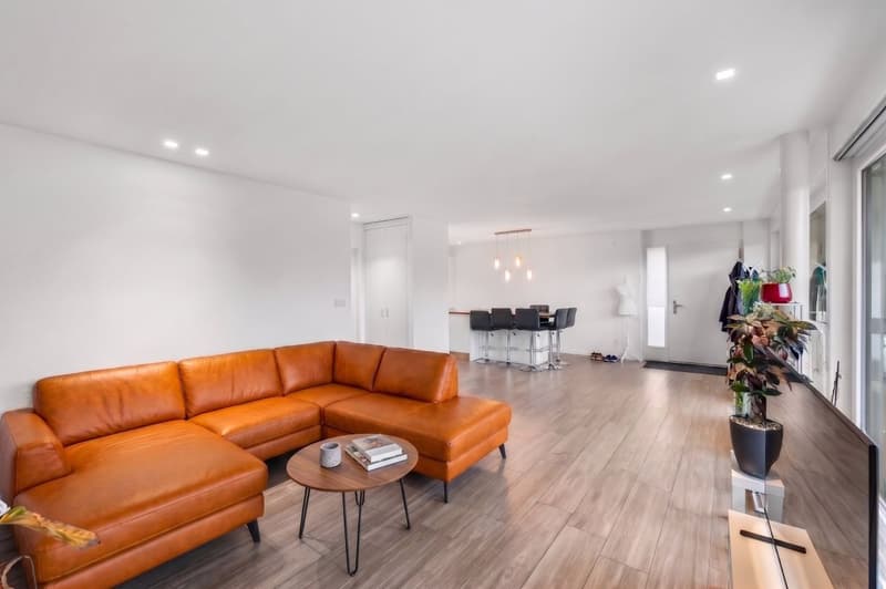 Appartement moderne de 2.5 pièces avec terrasse et jardin privatif (7)