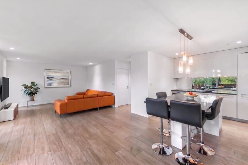 Appartement moderne de 2.5 pièces avec terrasse et jardin privatif (6)