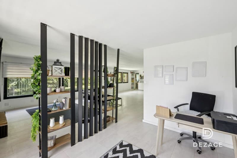 House to renovate with potential for expansion on a vast wooded plot! (8)